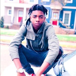 Meet your Posher, Corey